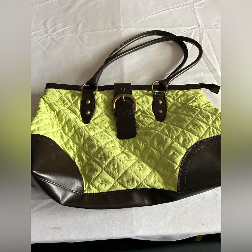Ladies Tabi hand bag spacious storage room